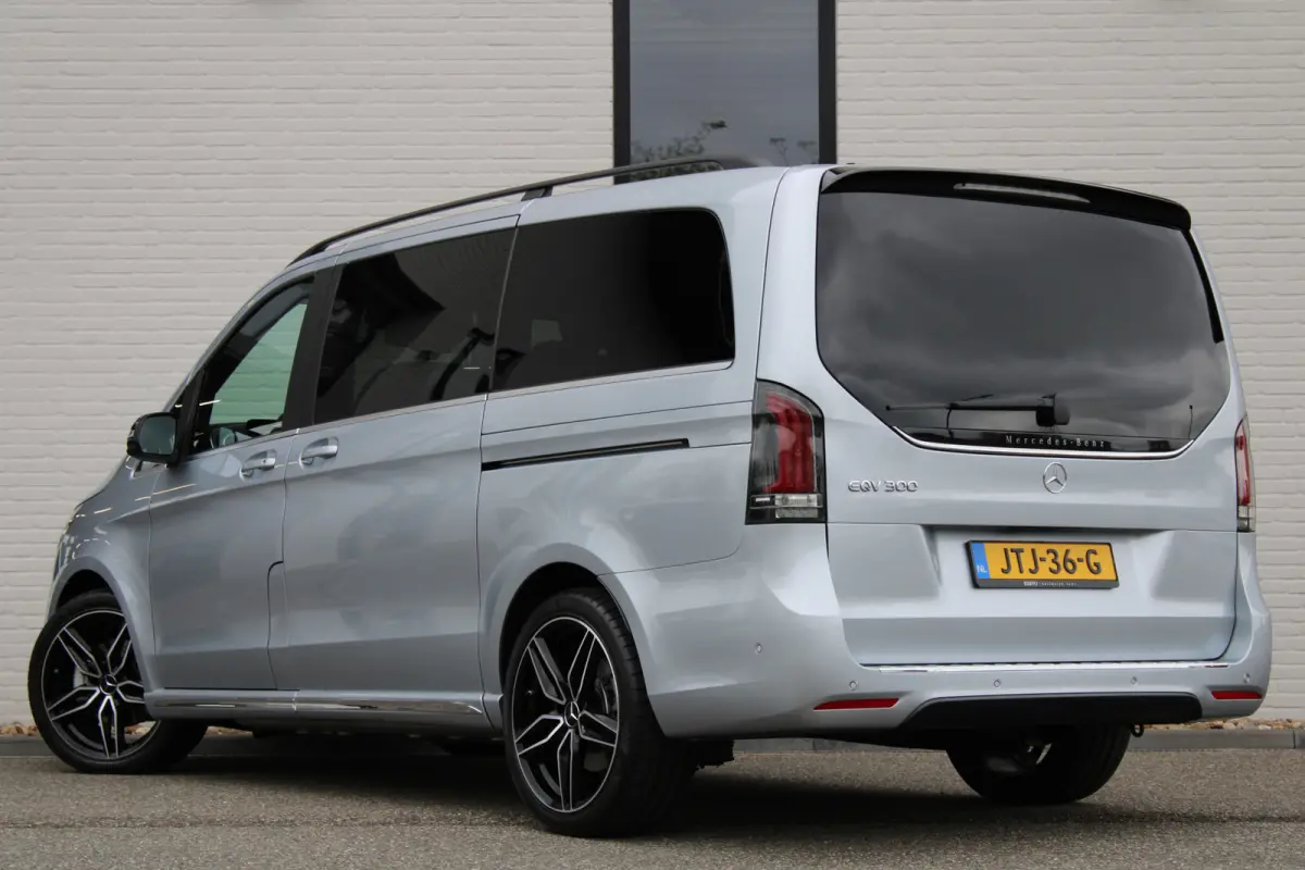 300 L2 / AMG / New Model / Luchtvering / 7-Persoons / Burmester / Electr Stoelen / Vol Opties / NIEUW!!
