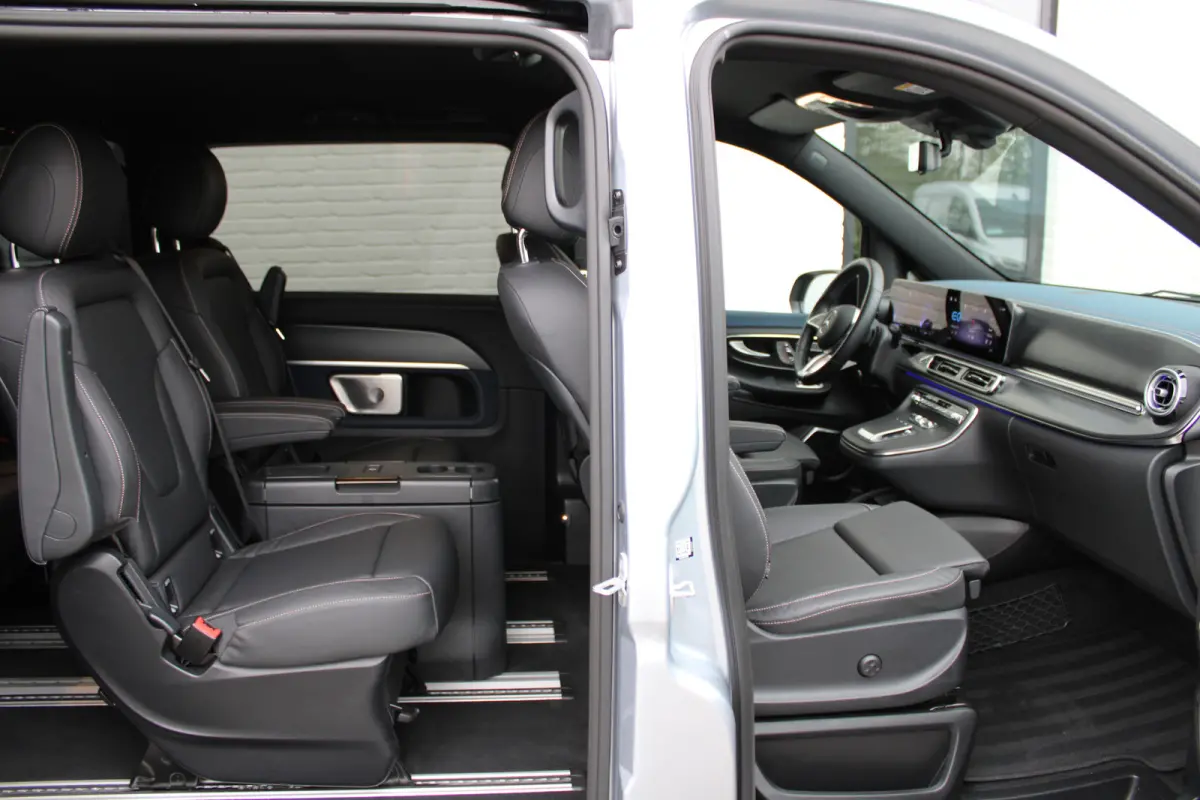 300 L2 / AMG / New Model / Luchtvering / 7-Persoons / Burmester / Electr Stoelen / Vol Opties / NIEUW!!