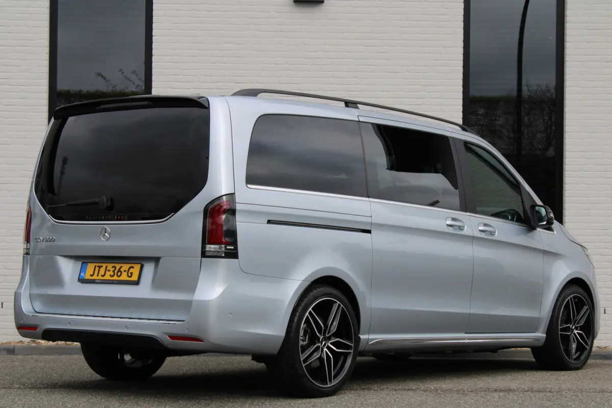300 L2 / AMG / New Model / Luchtvering / 7-Persoons / Burmester / Electr Stoelen / Vol Opties / NIEUW!!