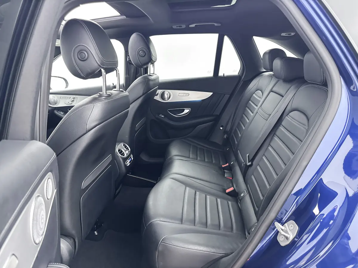 GLC AMG 43 4MATIC | 21" | Burmeister | Head-Up | Trekhaak | Stoelventilatie | 360 Camera | Carbon | Panoramadak | Luchtvering | Elektr. verst. Stoelen | Keyless | Alarm klasse 3 | Adaptieve 