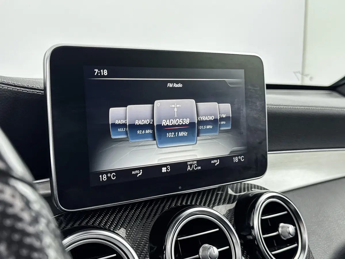 GLC AMG 43 4MATIC | 21" | Burmeister | Head-Up | Trekhaak | Stoelventilatie | 360 Camera | Carbon | Panoramadak | Luchtvering | Elektr. verst. Stoelen | Keyless | Alarm klasse 3 | Adaptieve 