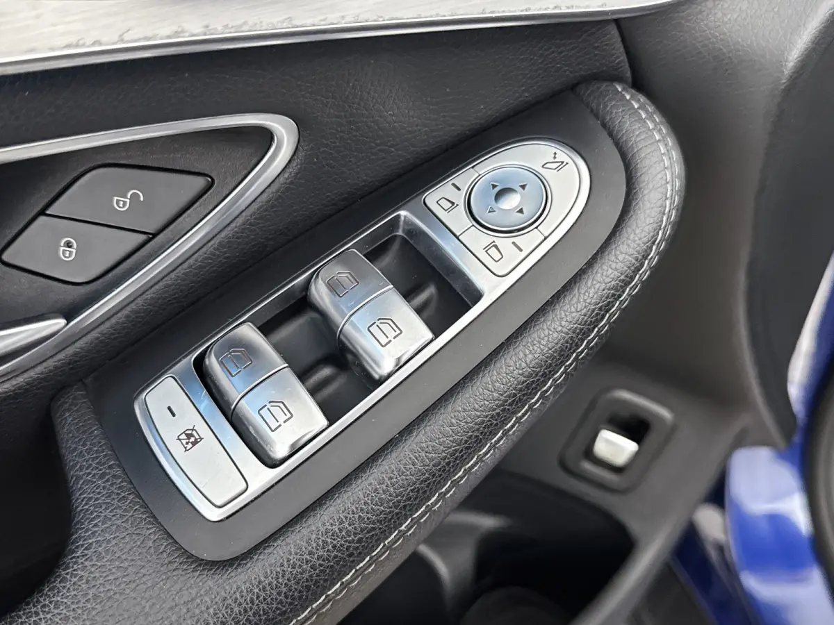 GLC AMG 43 4MATIC | 21" | Burmeister | Head-Up | Trekhaak | Stoelventilatie | 360 Camera | Carbon | Panoramadak | Luchtvering | Elektr. verst. Stoelen | Keyless | Alarm klasse 3 | Adaptieve 