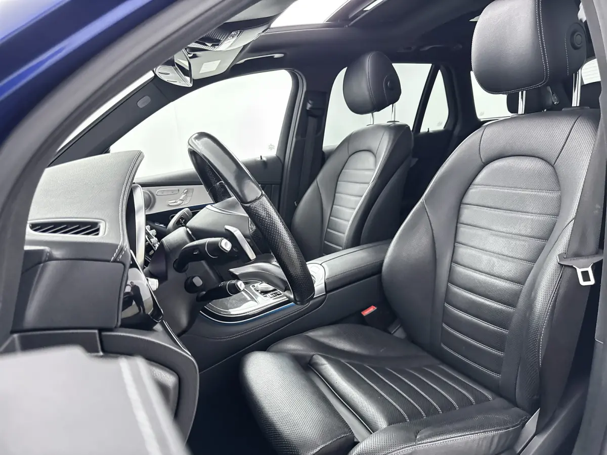 GLC AMG 43 4MATIC | 21" | Burmeister | Head-Up | Trekhaak | Stoelventilatie | 360 Camera | Carbon | Panoramadak | Luchtvering | Elektr. verst. Stoelen | Keyless | Alarm klasse 3 | Adaptieve 