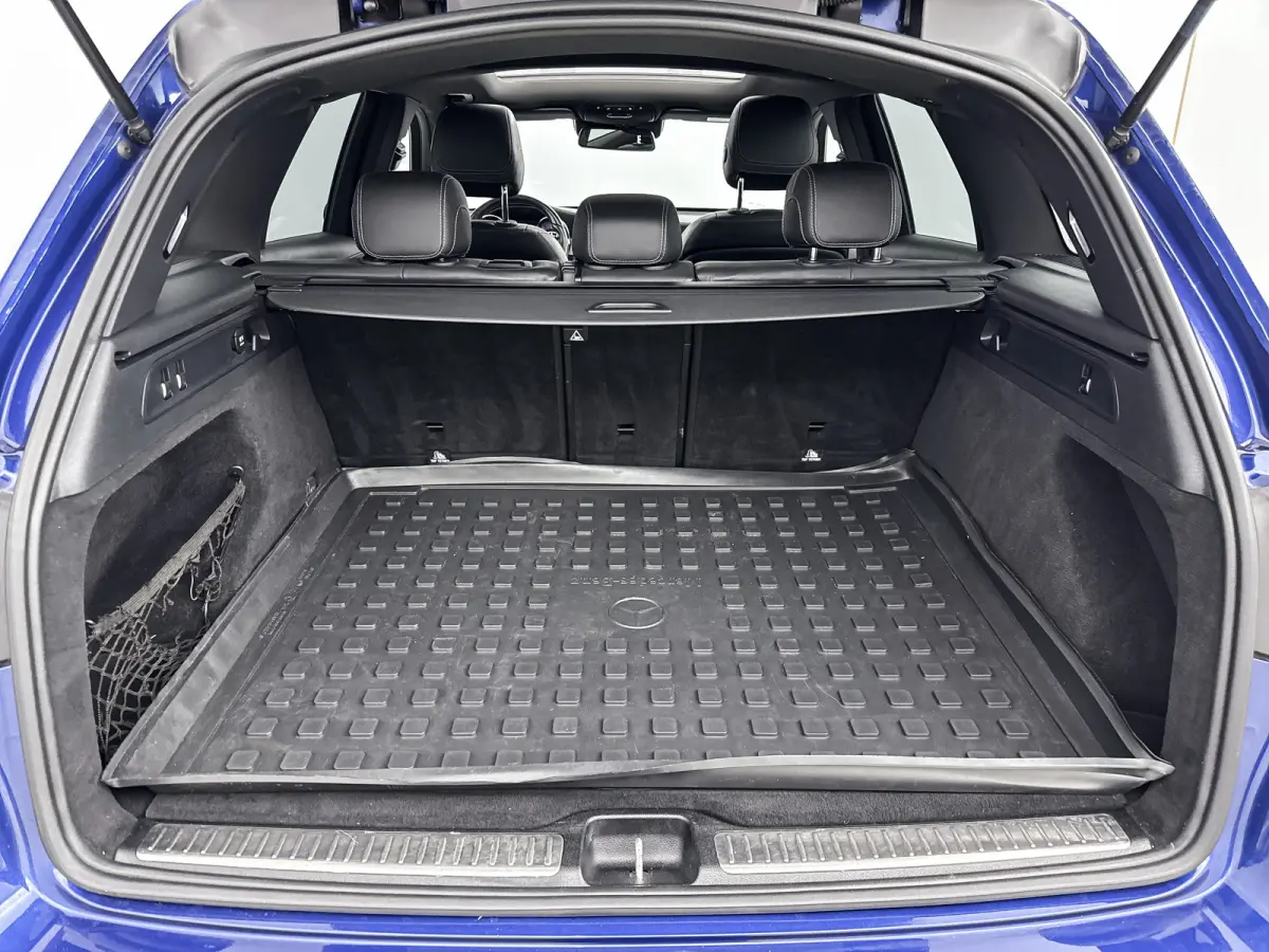 GLC AMG 43 4MATIC | 21" | Burmeister | Head-Up | Trekhaak | Stoelventilatie | 360 Camera | Carbon | Panoramadak | Luchtvering | Elektr. verst. Stoelen | Keyless | Alarm klasse 3 | Adaptieve 