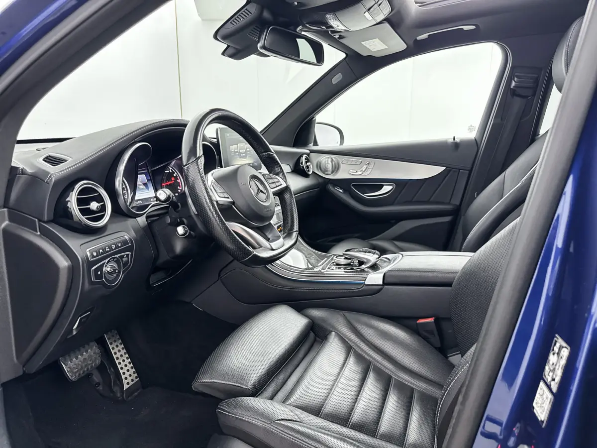 GLC AMG 43 4MATIC | 21" | Burmeister | Head-Up | Trekhaak | Stoelventilatie | 360 Camera | Carbon | Panoramadak | Luchtvering | Elektr. verst. Stoelen | Keyless | Alarm klasse 3 | Adaptieve 