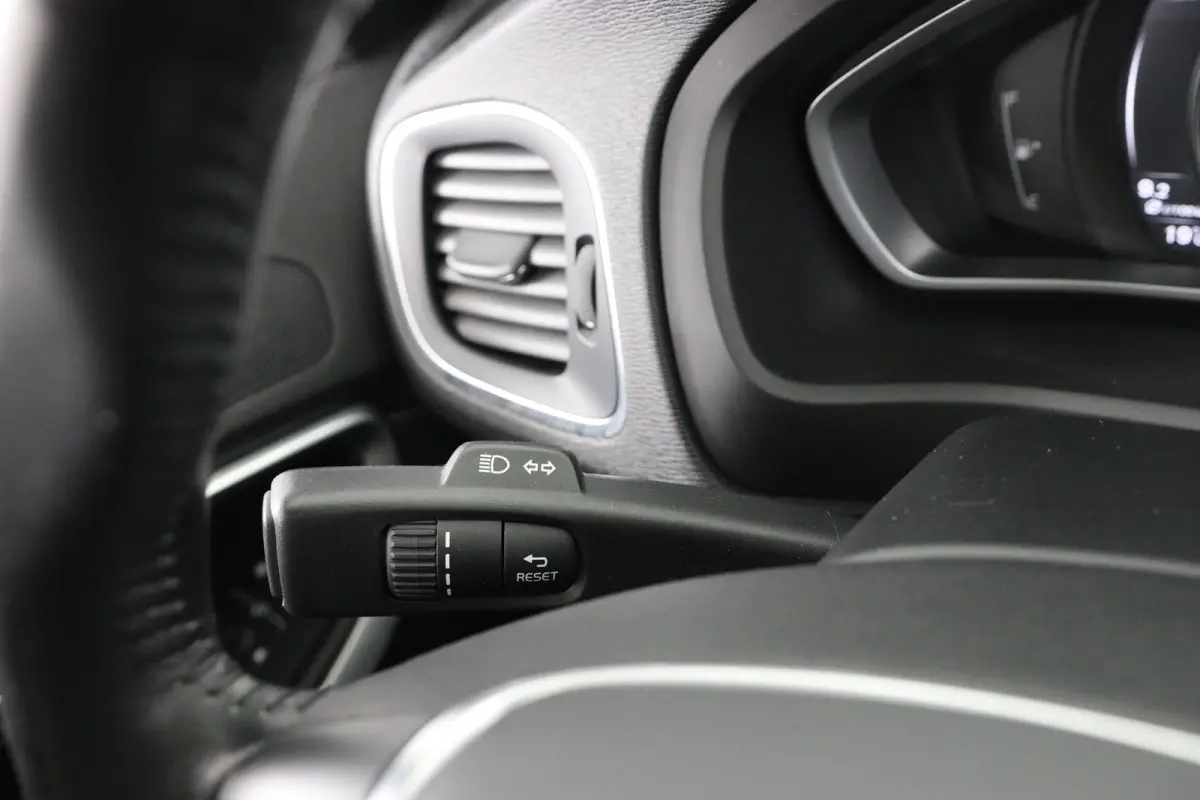 1.5 T3 Polar+ Luxury | Automaat! | Trekhaak | LED | Harman/Kardon | Panorama Dak | Camera | Memory Zetels | Leder | Stoelverwarming | Parkeersensoren | Lichtmetalen Velgen