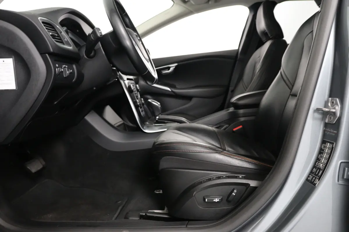 1.5 T3 Polar+ Luxury | Automaat! | Trekhaak | LED | Harman/Kardon | Panorama Dak | Camera | Memory Zetels | Leder | Stoelverwarming | Parkeersensoren | Lichtmetalen Velgen