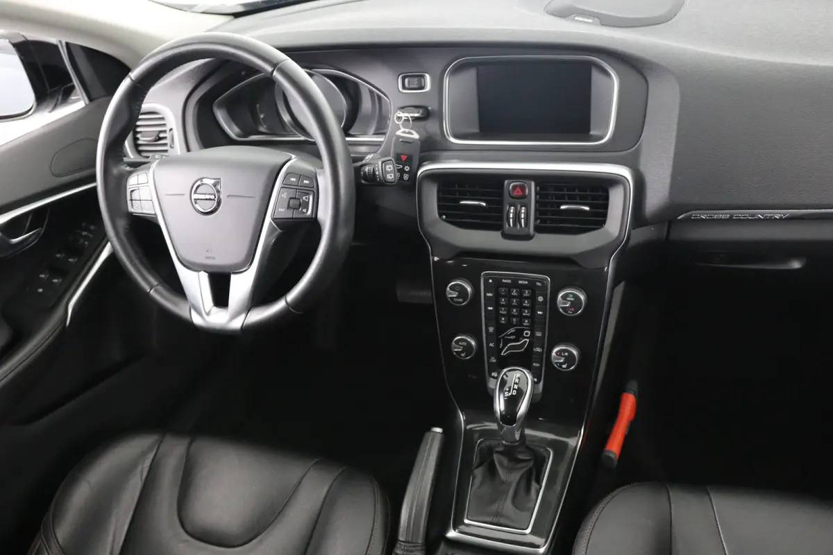 1.5 T3 Polar+ Luxury | Automaat! | Trekhaak | LED | Harman/Kardon | Panorama Dak | Camera | Memory Zetels | Leder | Stoelverwarming | Parkeersensoren | Lichtmetalen Velgen