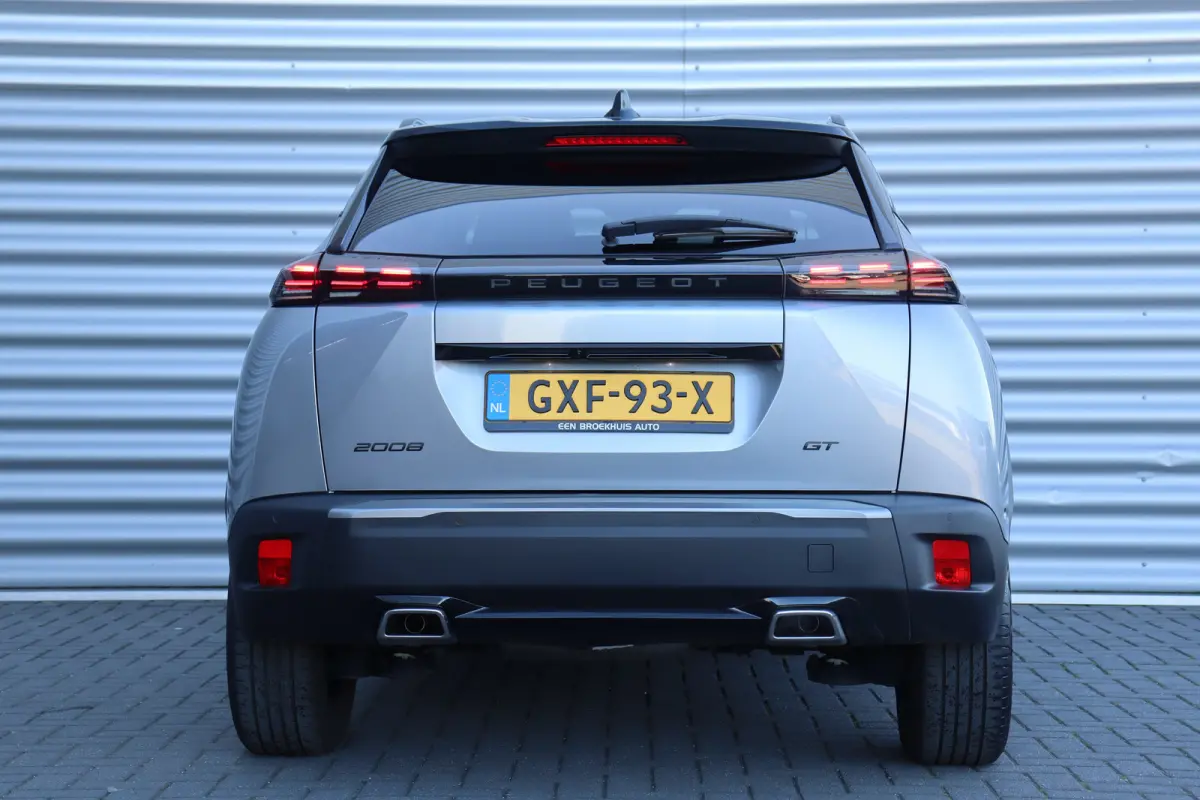 1.2 PURETECH 130PK GT PACK AUTOMAAT / NAVI / LEDER / CLIMA / LED / PDC / 17" LMV / KEYLESS / 360° CAMERA / ADAPT. CRUISECONTROL / NIEUWSTAAT !!
