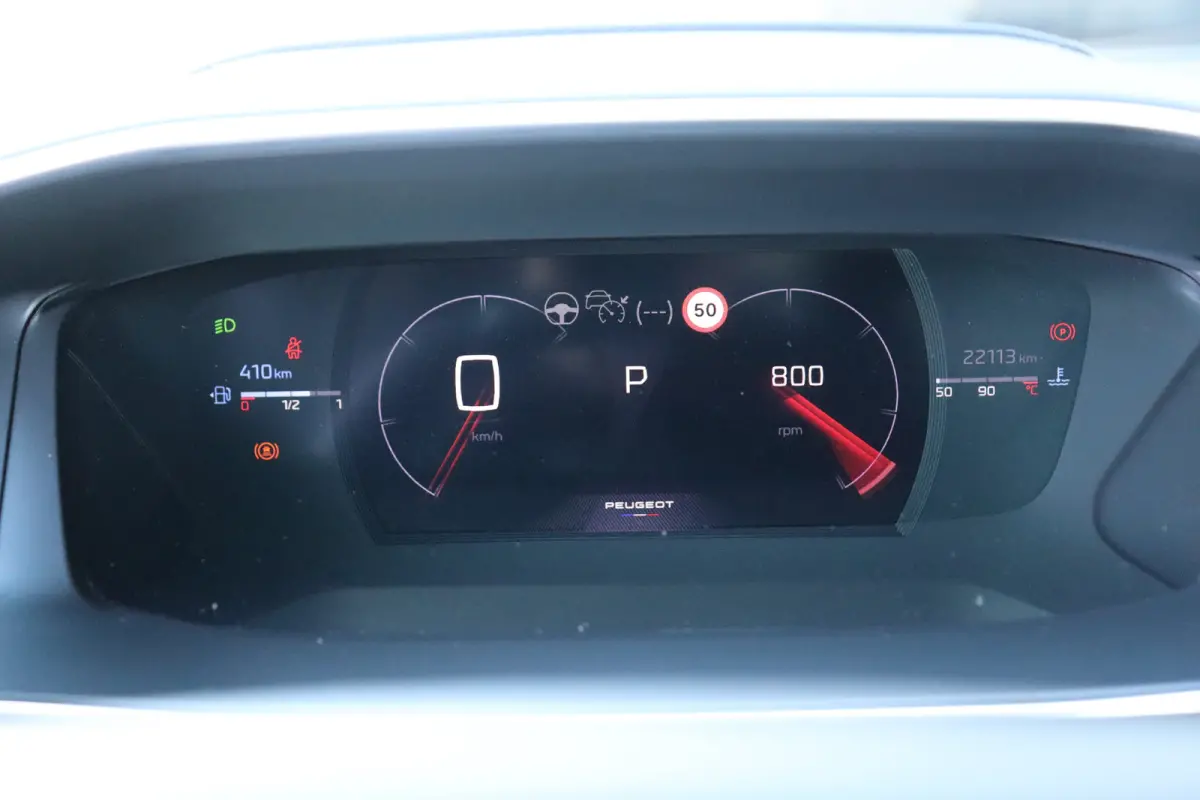 1.2 PURETECH 130PK GT PACK AUTOMAAT / NAVI / LEDER / CLIMA / LED / PDC / 17" LMV / KEYLESS / 360° CAMERA / ADAPT. CRUISECONTROL / NIEUWSTAAT !!