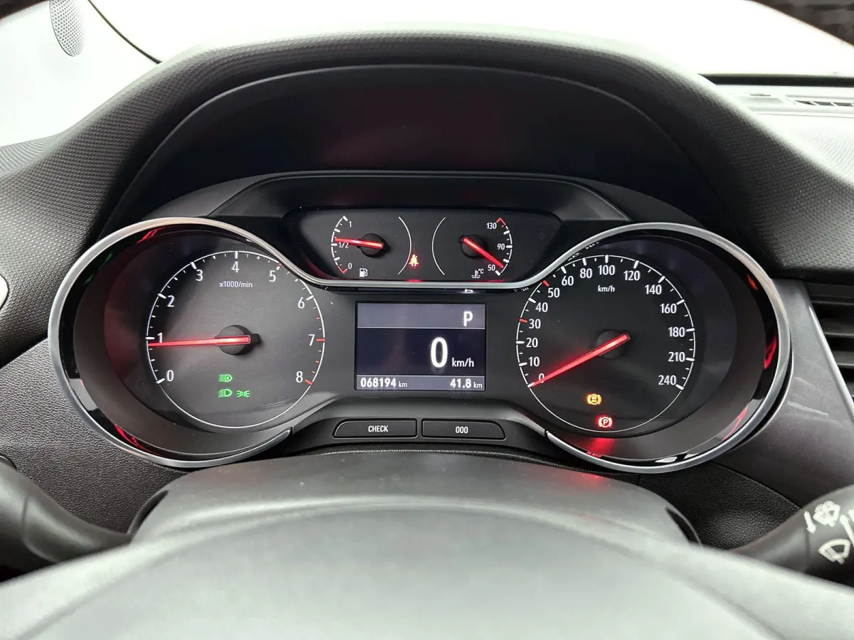 1.2 130pk Ultimate Automaat | Navigatie | Stoel-/Stuurverwarming | Climate Control | Cruise Control | LED | 17"LMV | Apple Carplay/Android Auto |