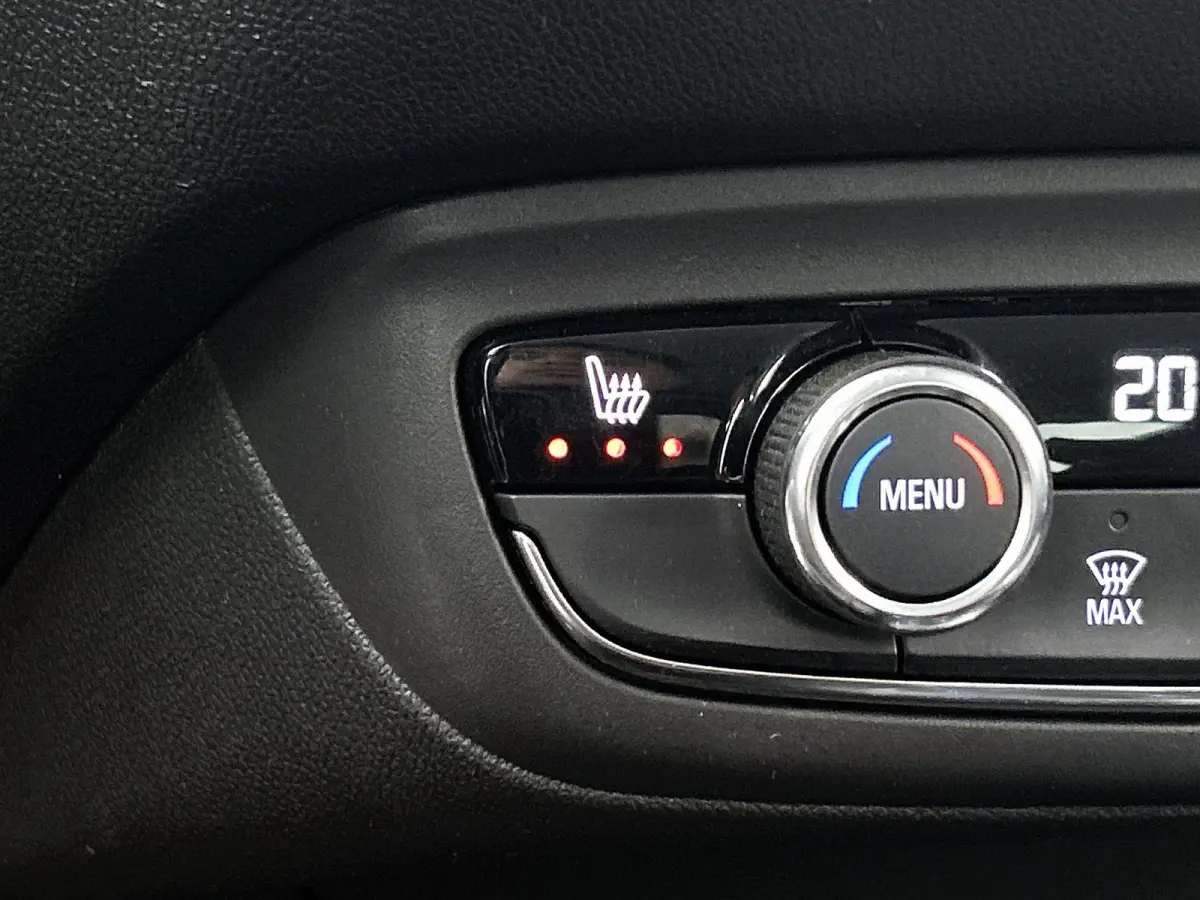 1.2 130pk Ultimate Automaat | Navigatie | Stoel-/Stuurverwarming | Climate Control | Cruise Control | LED | 17"LMV | Apple Carplay/Android Auto |