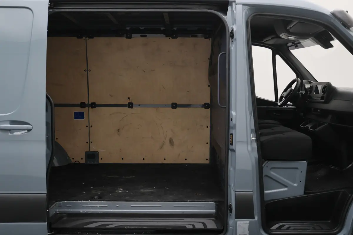 317 CDI Automaat L2H1 3-Zits, Cruise, Camera, Apple Carplay, LED, Zonneklep, DAB, Trekhaak, 18''