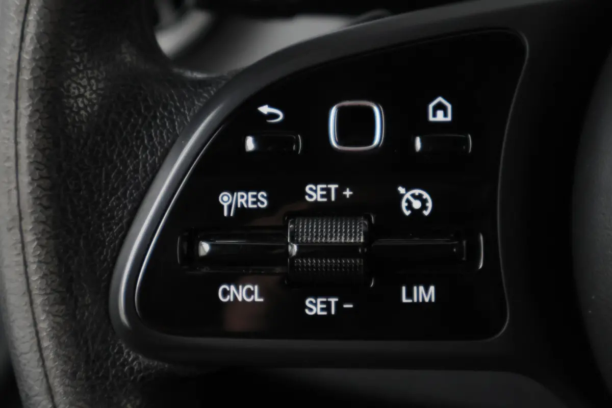 317 CDI Automaat L2H1 3-Zits, Cruise, Camera, Apple Carplay, LED, Zonneklep, DAB, Trekhaak, 18''