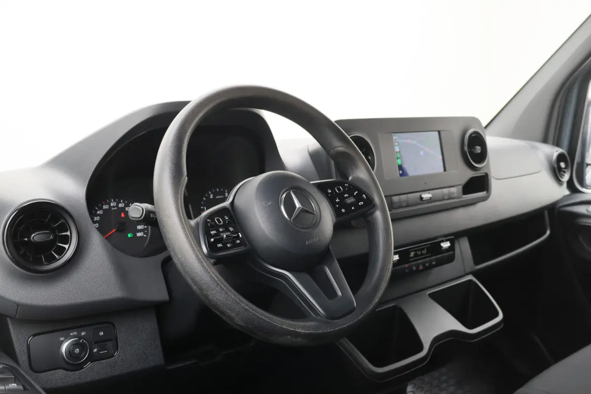 317 CDI Automaat L2H1 3-Zits, Cruise, Camera, Apple Carplay, LED, Zonneklep, DAB, Trekhaak, 18''