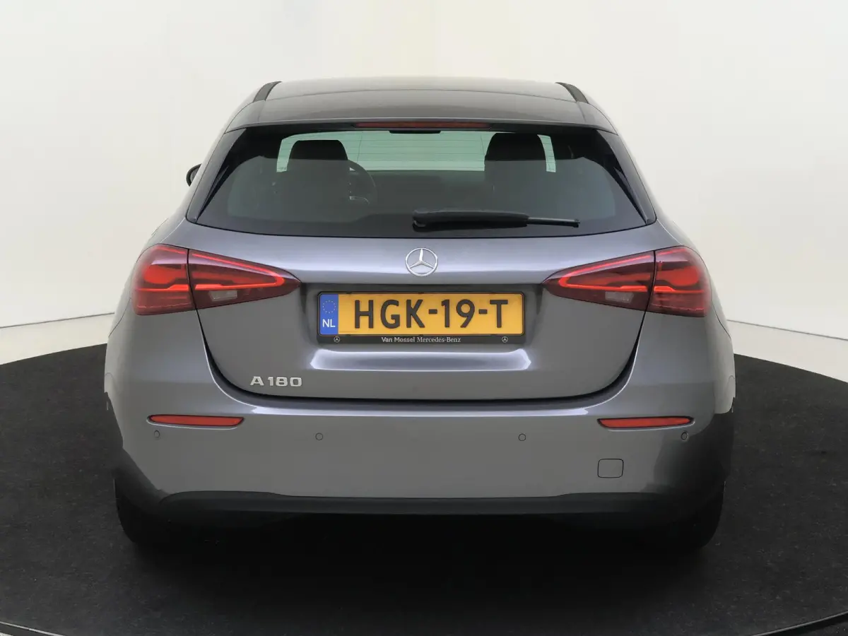 180 Star Edition / Stoelverwarming / Achteruitrijcamera /