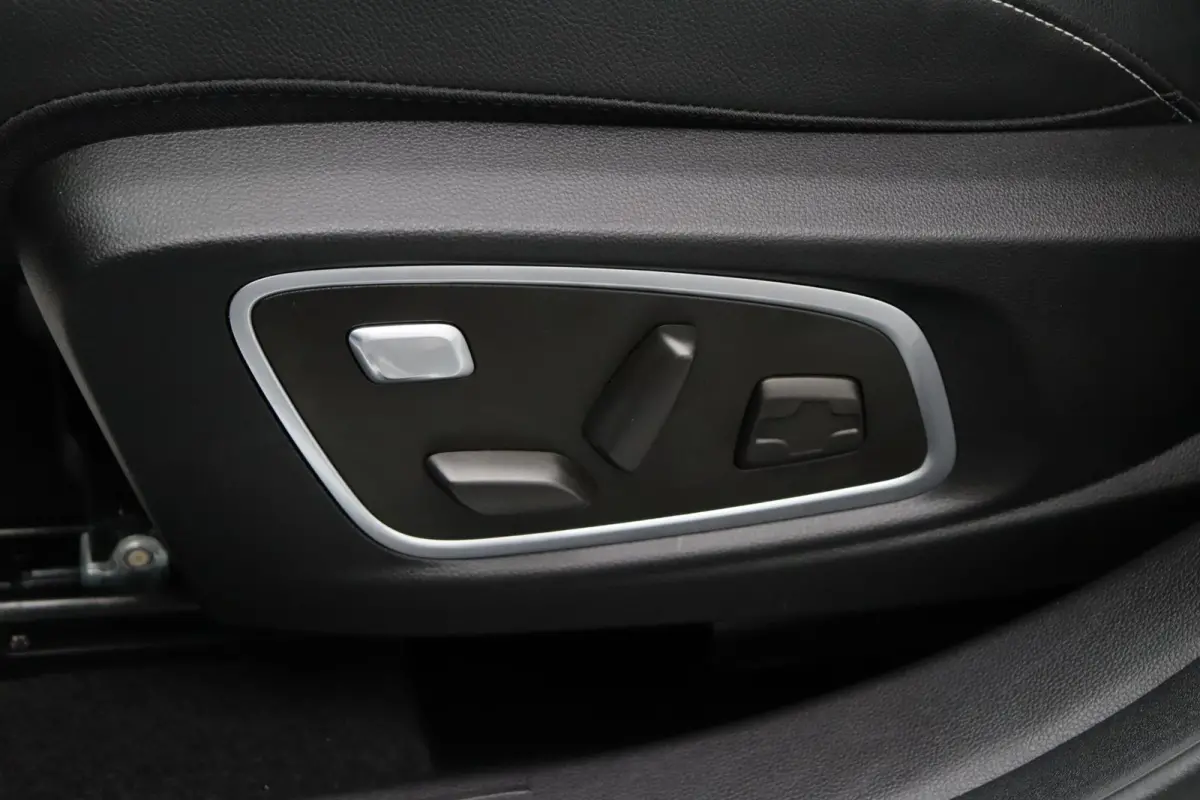 Mild hybrid 160pk X-Tronic techno | 1800kg Geremd | Stoelverwarming | Voorruitverwarming | Stuurwielverwarming |