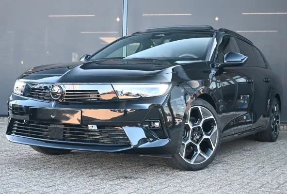 1.2 Turbo 130pk Ultimate Automaat | 18" Lichtmetalen velgen bi-colour met grijze accenten, Pentagon | Afneembare af-fabriek trekhaak | Black pack voor het exterieur | Voorraadvoordeel !