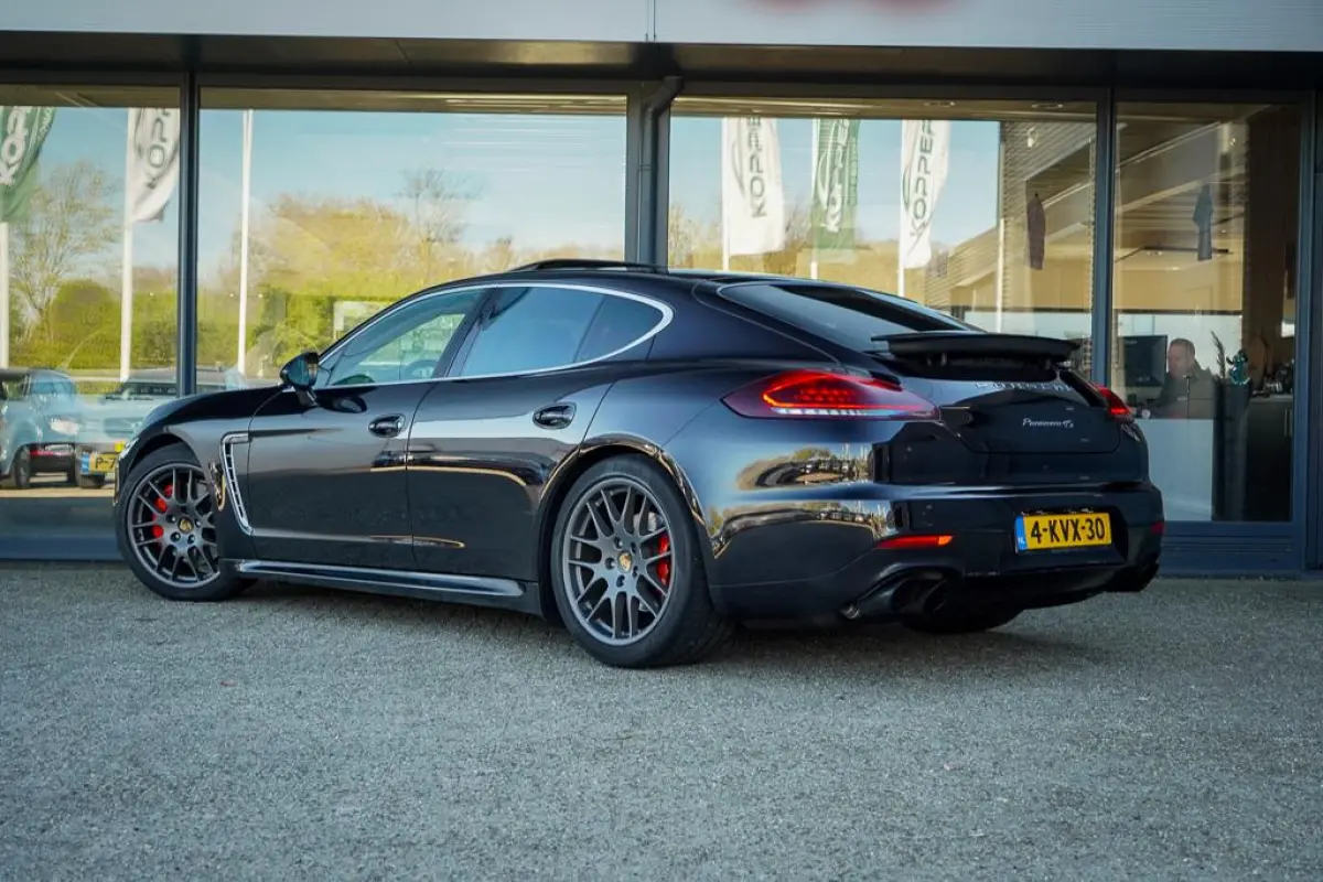 3.0 4S / Luchtvering / Schuifdak / Sport Chrono / Sportuitlaat / NL Auto