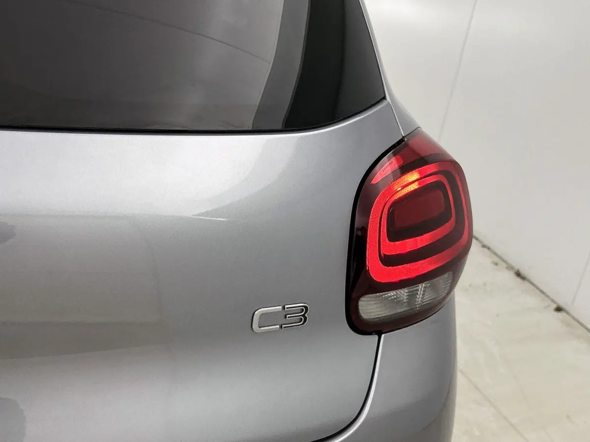 C-Series 110pk Automaat | Navigatie via Apple Carplay / Android Auto | Climate Control | Cruise Control | Parkeersensoren | Armsteun | DAB+ radio | Bluetooth | Led koplampen | Automatisch di