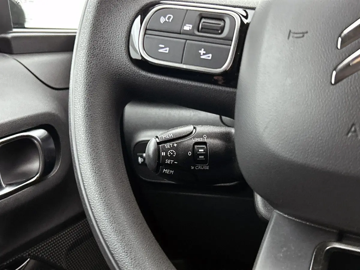 C-Series 110pk Automaat | Navigatie via Apple Carplay / Android Auto | Climate Control | Cruise Control | Parkeersensoren | Armsteun | DAB+ radio | Bluetooth | Led koplampen | Automatisch di