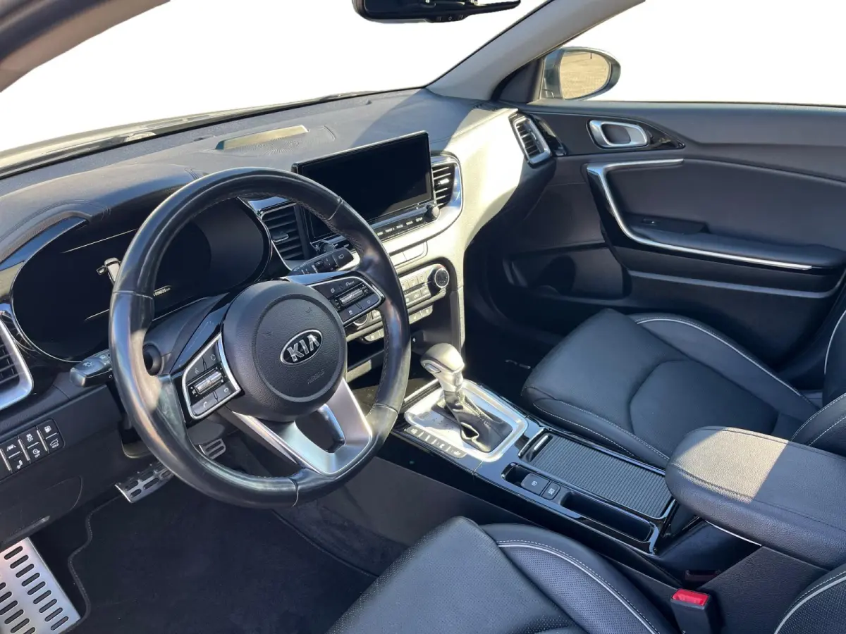 1.6 GDI PHEV ExecutiveLine Stoelverwarming | Stoelverkoeling | Panoramadak | Carplay | Adaptieve Cruise Control | Leder