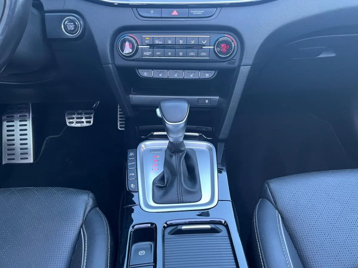1.6 GDI PHEV ExecutiveLine Stoelverwarming | Stoelverkoeling | Panoramadak | Carplay | Adaptieve Cruise Control | Leder