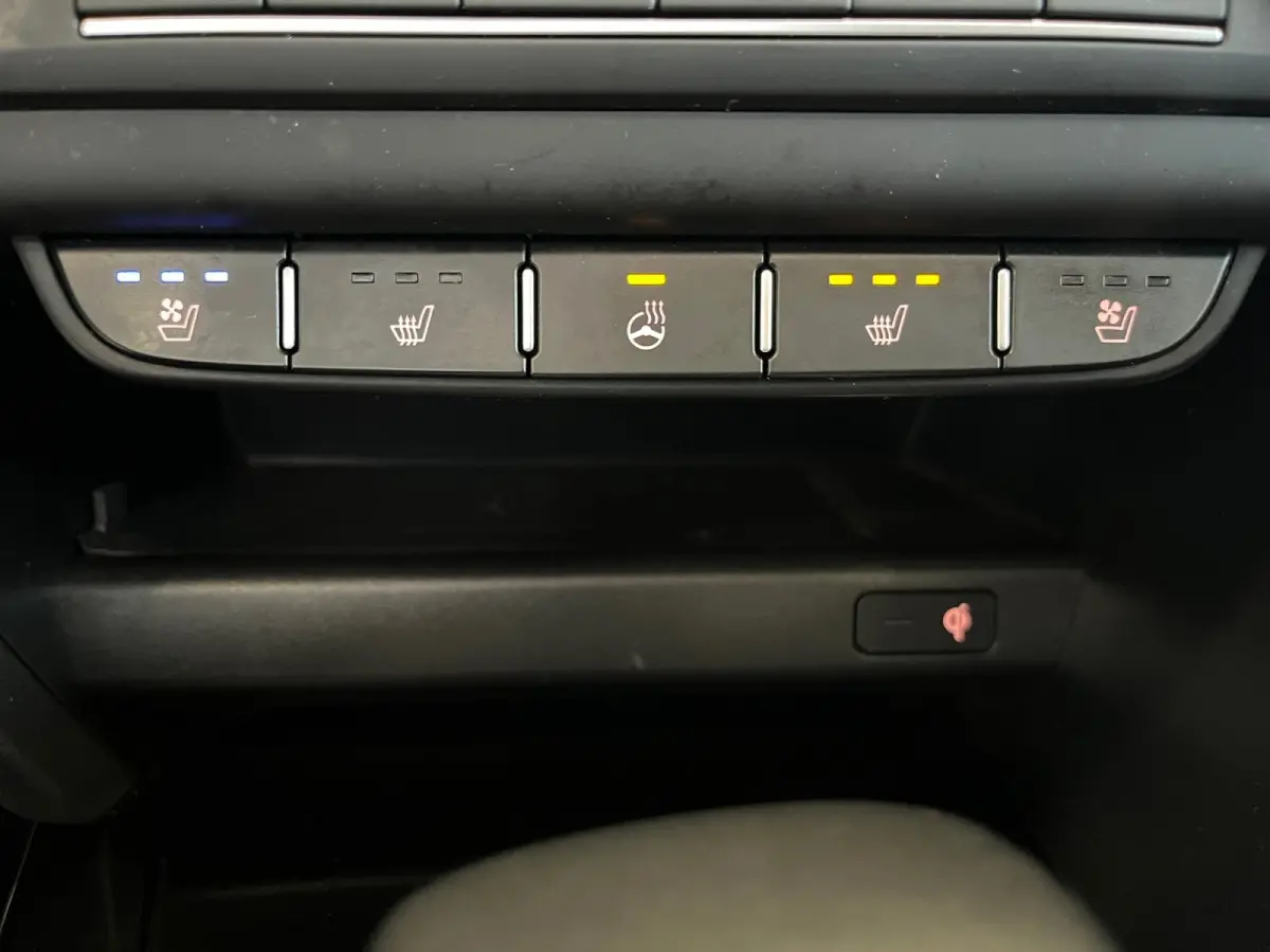 1.6 GDI PHEV ExecutiveLine Stoelverwarming | Stoelverkoeling | Panoramadak | Carplay | Adaptieve Cruise Control | Leder