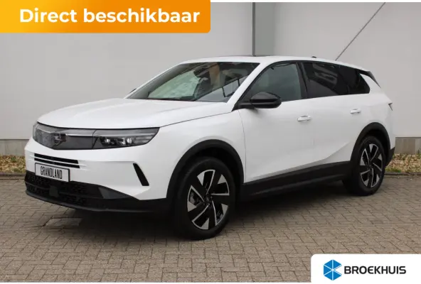 Business Edition | Achteruitrijcamera | Afneembare trekhaak | Carrosserie in één kleur Lederen bekleding met ergonomische stoelen vooraan | Voorraadvoordeel !