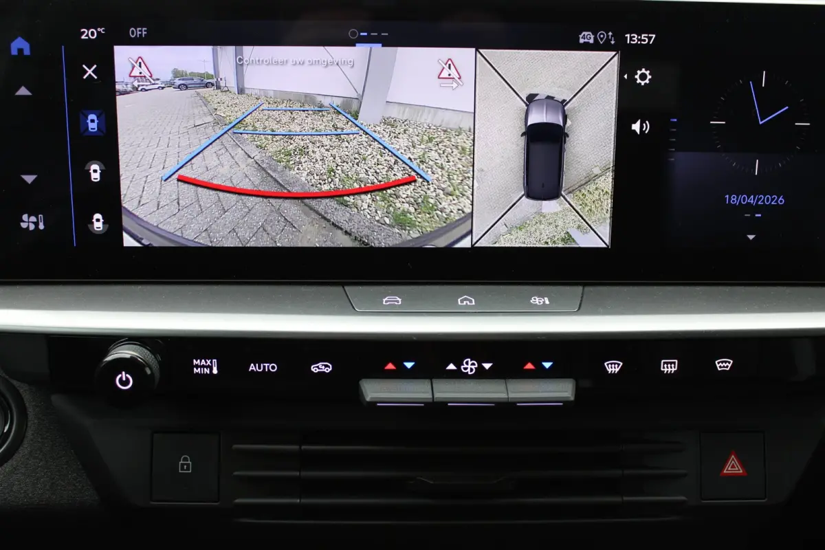 Business Edition | Achteruitrijcamera | Afneembare trekhaak | Carrosserie in één kleur Lederen bekleding met ergonomische stoelen vooraan | Voorraadvoordeel !