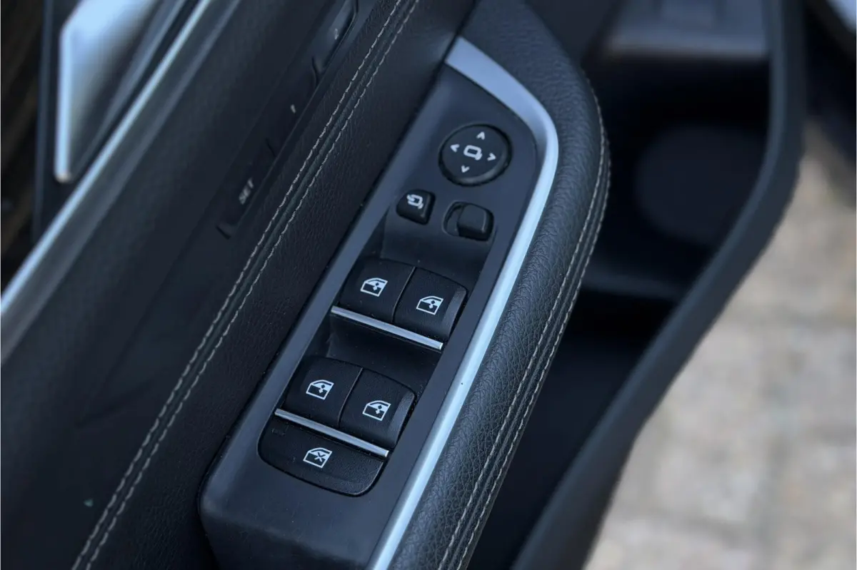 640i xDrive Luxury Line | Panodak | Comfortleder | Camera | LED | Navi Prof.