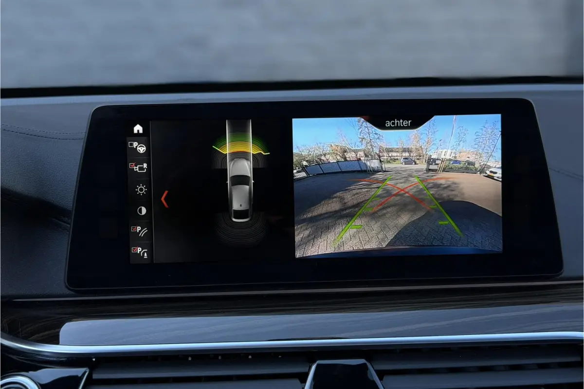 640i xDrive Luxury Line | Panodak | Comfortleder | Camera | LED | Navi Prof.