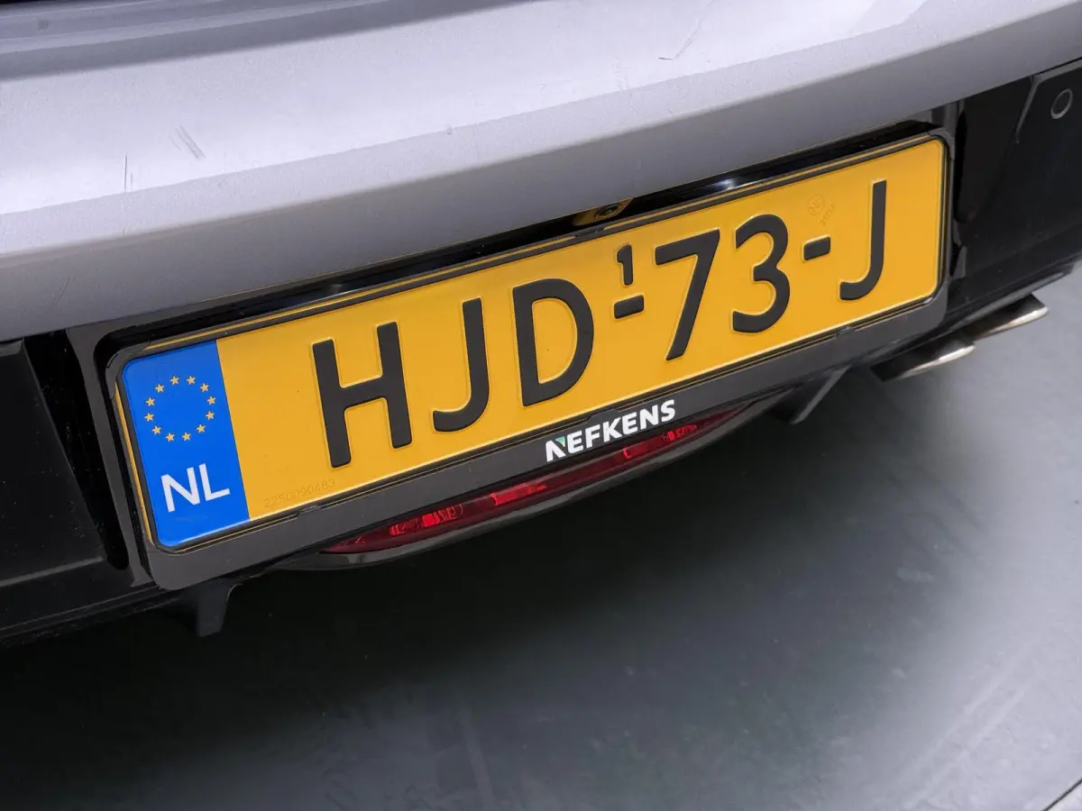 GT 145pk Hybrid Automaat | Navigatie | Camera voor en achter | Adaptieve Cruise control | Apple Carplay Android auto draadloos | Full LED koplampen