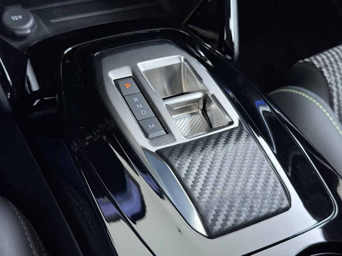 GT 145pk Hybrid Automaat | Navigatie | Camera voor en achter | Adaptieve Cruise control | Apple Carplay Android auto draadloos | Full LED koplampen