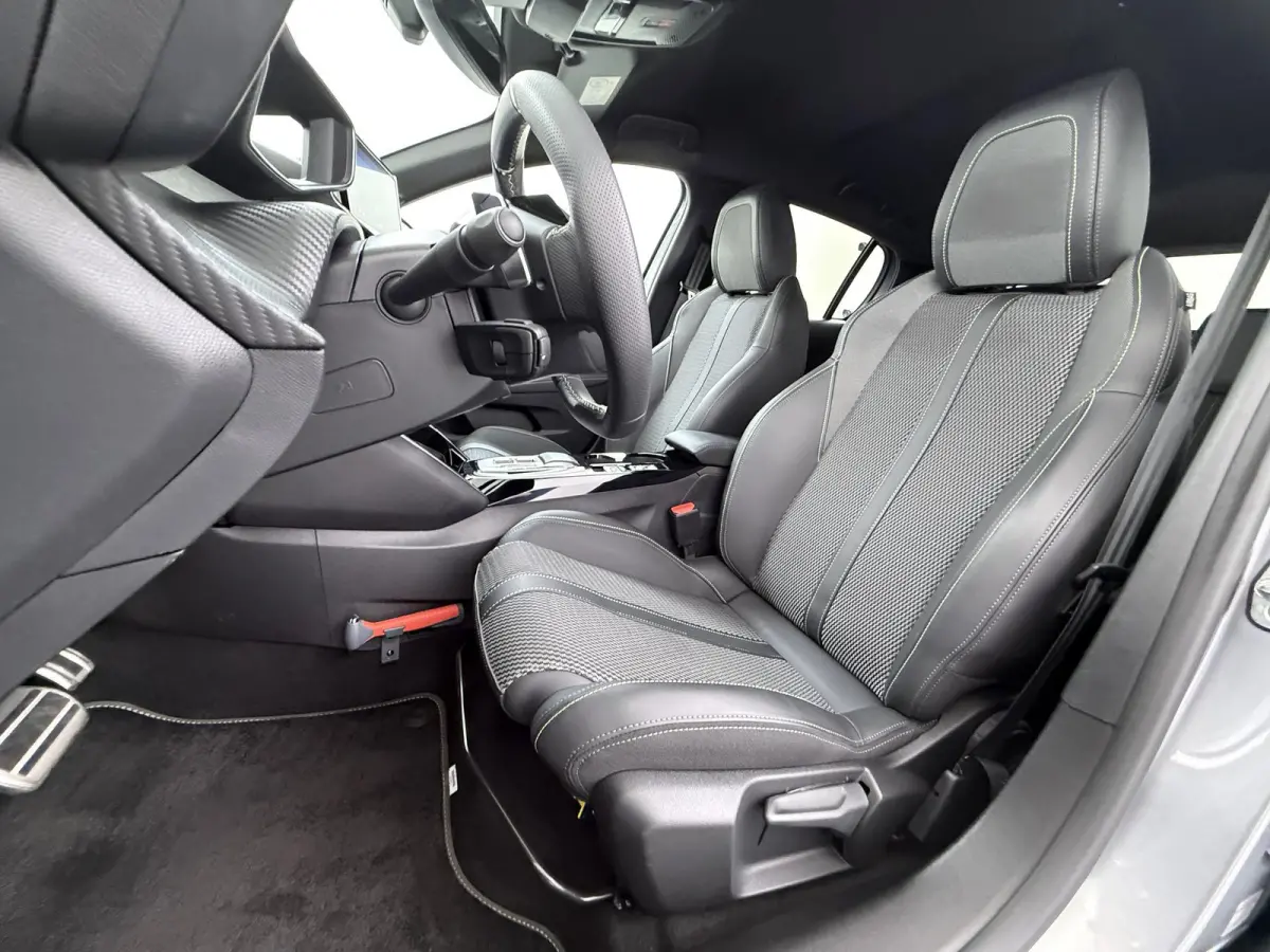 GT 145pk Hybrid Automaat | Navigatie | Camera voor en achter | Adaptieve Cruise control | Apple Carplay Android auto draadloos | Full LED koplampen