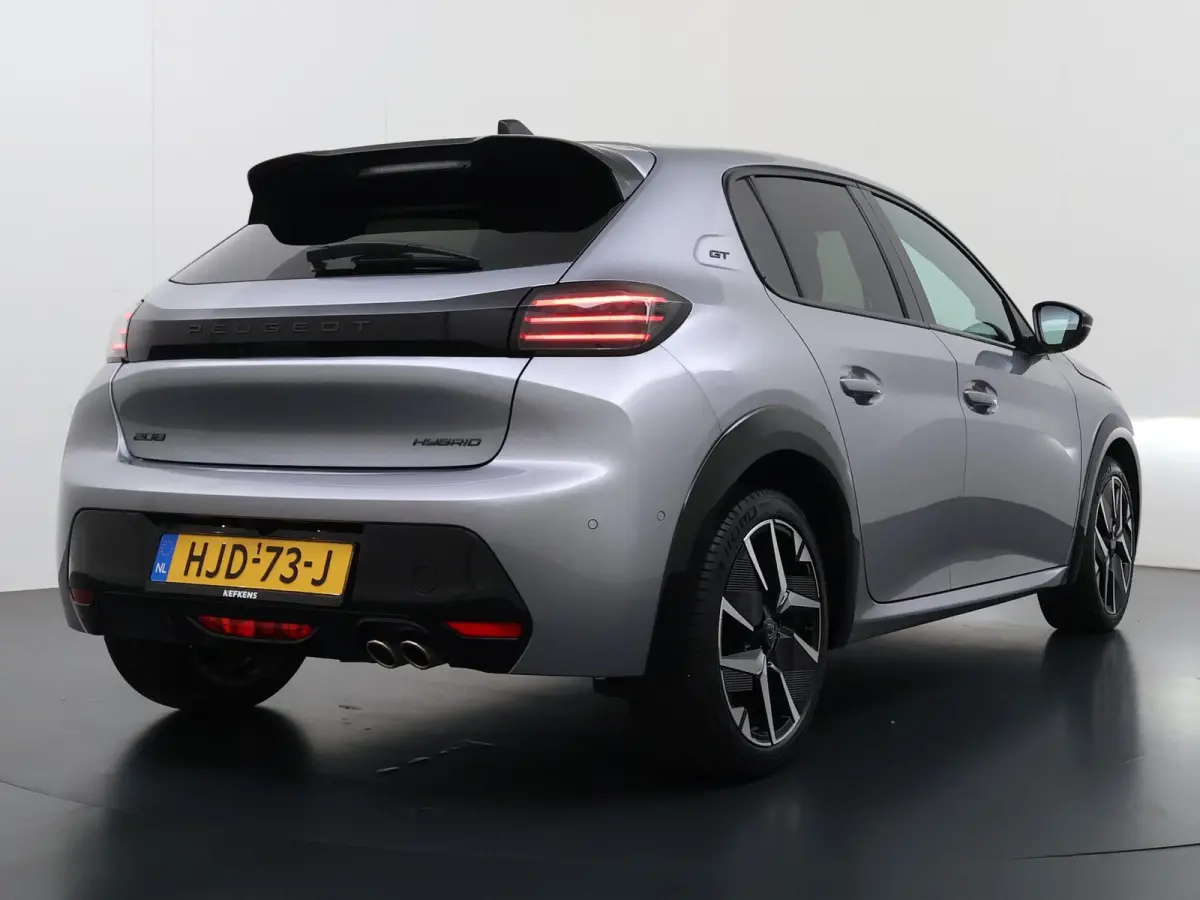 GT 145pk Hybrid Automaat | Navigatie | Camera voor en achter | Adaptieve Cruise control | Apple Carplay Android auto draadloos | Full LED koplampen