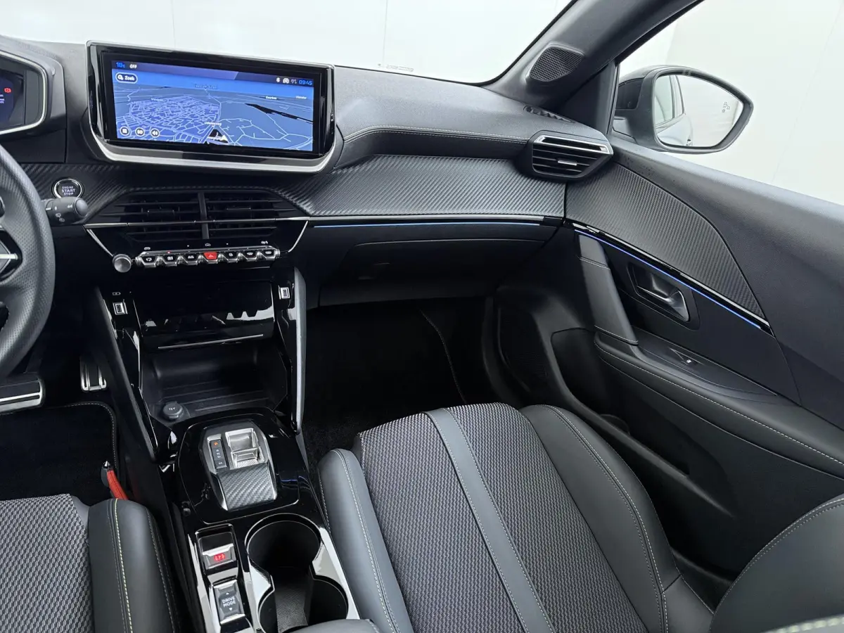 GT 145pk Hybrid Automaat | Navigatie | Camera voor en achter | Adaptieve Cruise control | Apple Carplay Android auto draadloos | Full LED koplampen