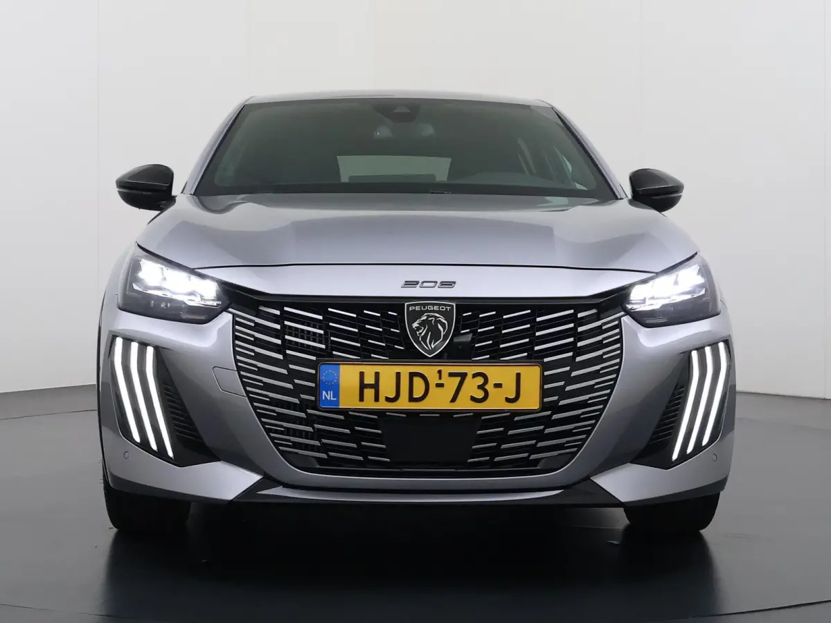 GT 145pk Hybrid Automaat | Navigatie | Camera voor en achter | Adaptieve Cruise control | Apple Carplay Android auto draadloos | Full LED koplampen