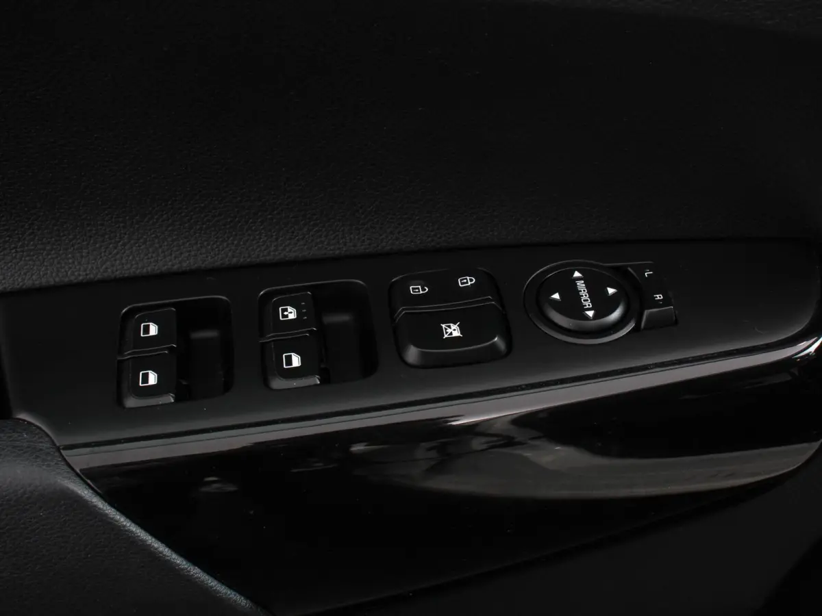 1.0 DPi Automaat DynamicLine Navigatie Apple Carplay/Android Auto Airco Camera DAB Lichtmetalen velgen Bluetooth