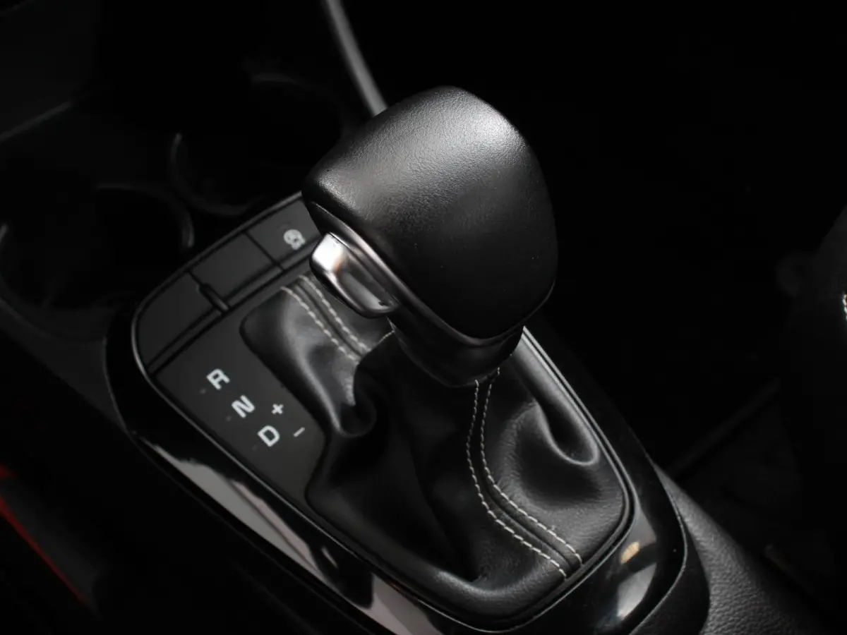 1.0 DPi Automaat DynamicLine Navigatie Apple Carplay/Android Auto Airco Camera DAB Lichtmetalen velgen Bluetooth