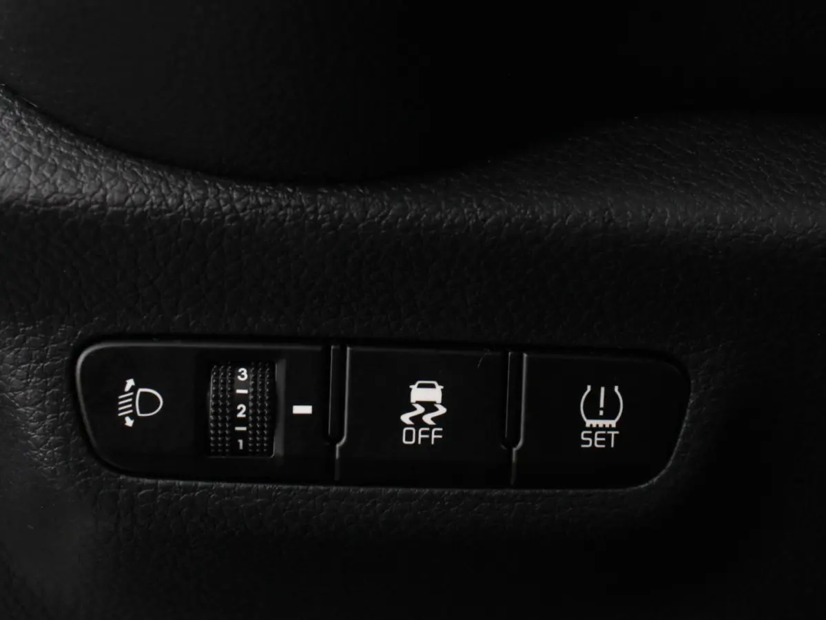 1.0 DPi Automaat DynamicLine Navigatie Apple Carplay/Android Auto Airco Camera DAB Lichtmetalen velgen Bluetooth