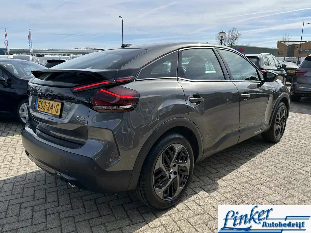 1.2 Hybrid 136 Plus - NL-AUTO TREKH CAMERA CARPLAY AUTOMAAT
