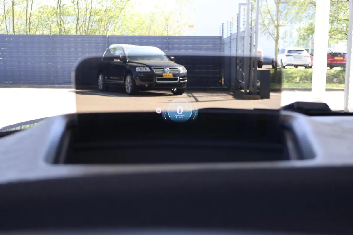 C | Pakket M | Head-Up Display | Stoel- en Stuurverwarming | Achteruitrijcamera