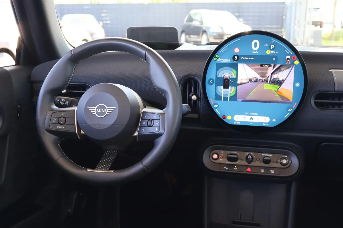 C | Pakket M | Head-Up Display | Stoel- en Stuurverwarming | Achteruitrijcamera