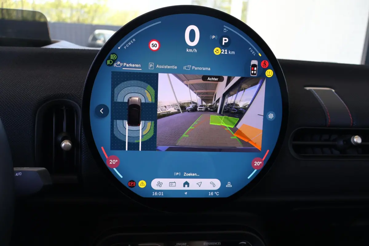 C | Pakket M | Head-Up Display | Stoel- en Stuurverwarming | Achteruitrijcamera