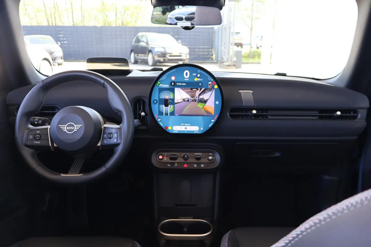 C | Pakket M | Head-Up Display | Stoel- en Stuurverwarming | Achteruitrijcamera