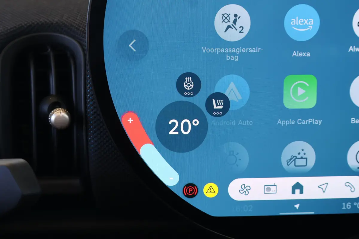 C | Pakket M | Head-Up Display | Stoel- en Stuurverwarming | Achteruitrijcamera