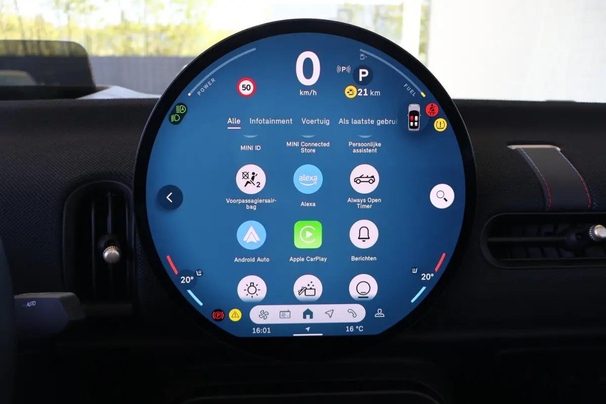 C | Pakket M | Head-Up Display | Stoel- en Stuurverwarming | Achteruitrijcamera
