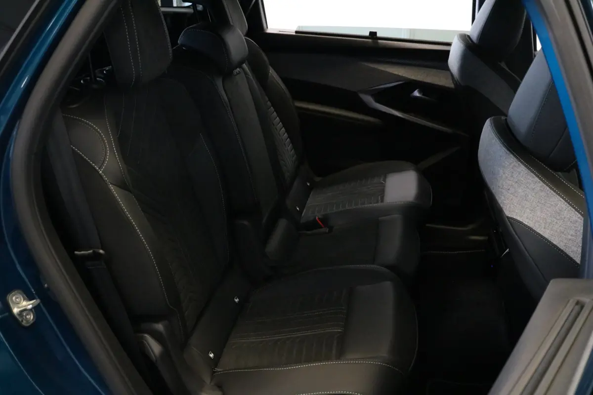1.2 Hybrid 145 GT | Panoramadak | Stoelen voor en achter verw. | Massage | Camera rondom | Stuurwiel verwarmd | Navi |