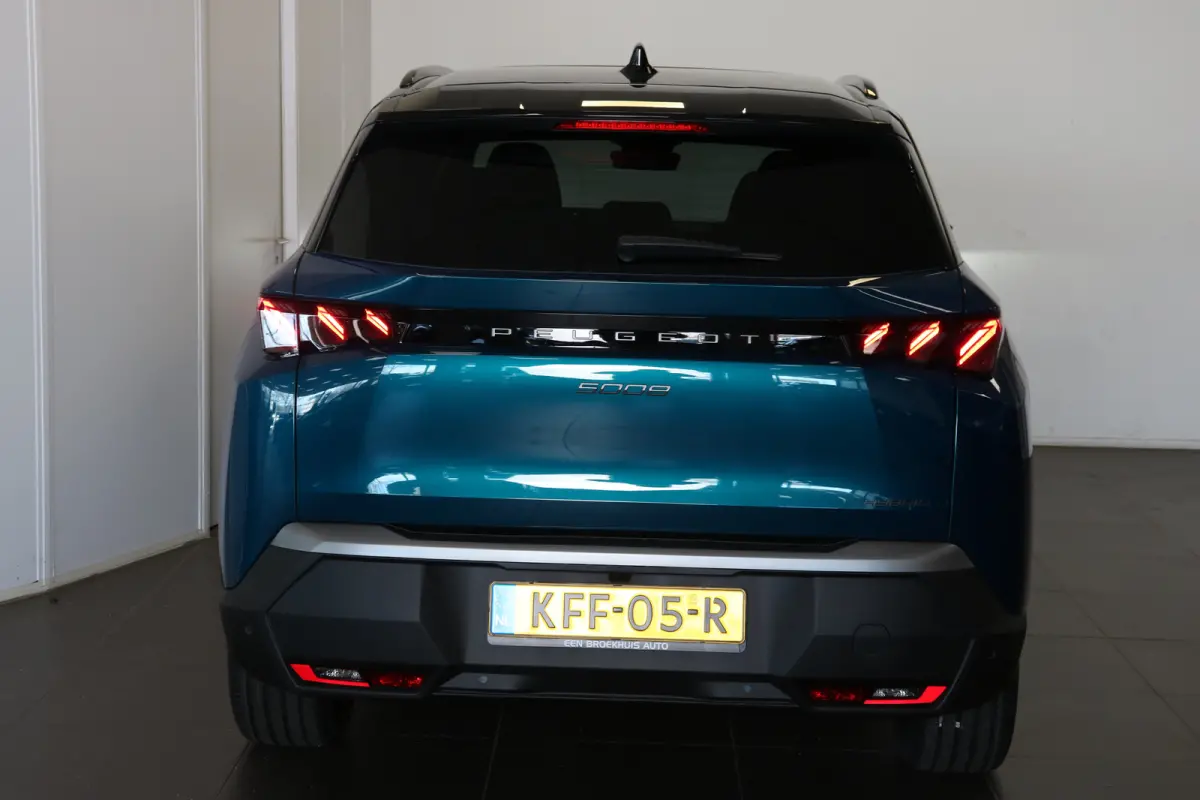 1.2 Hybrid 145 GT | Panoramadak | Stoelen voor en achter verw. | Massage | Camera rondom | Stuurwiel verwarmd | Navi |